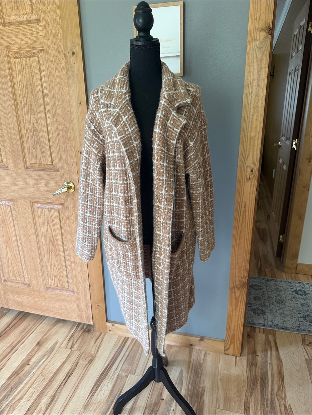Women’s Tan & White Knit Coatigan- Brand: Lulus